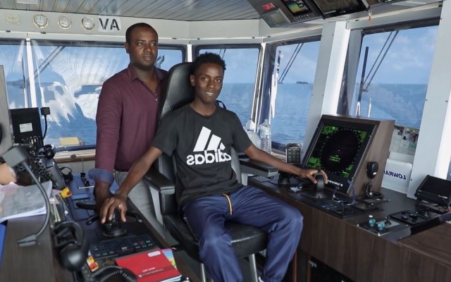 Mayotte, skiving school at sea